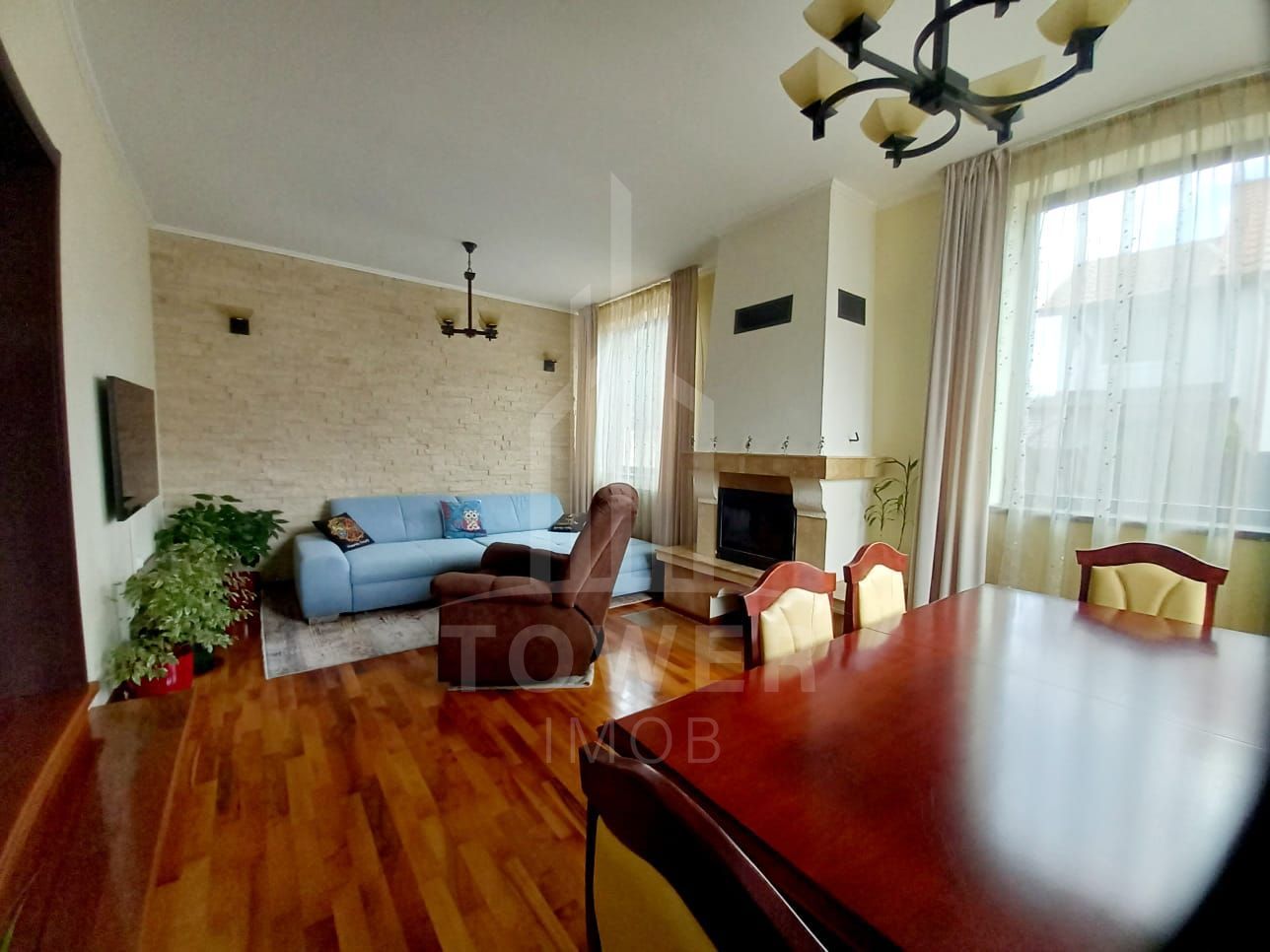 Proprietate deosebită de vânzare în Șelimbăr (zona Dracula) - Poză 2