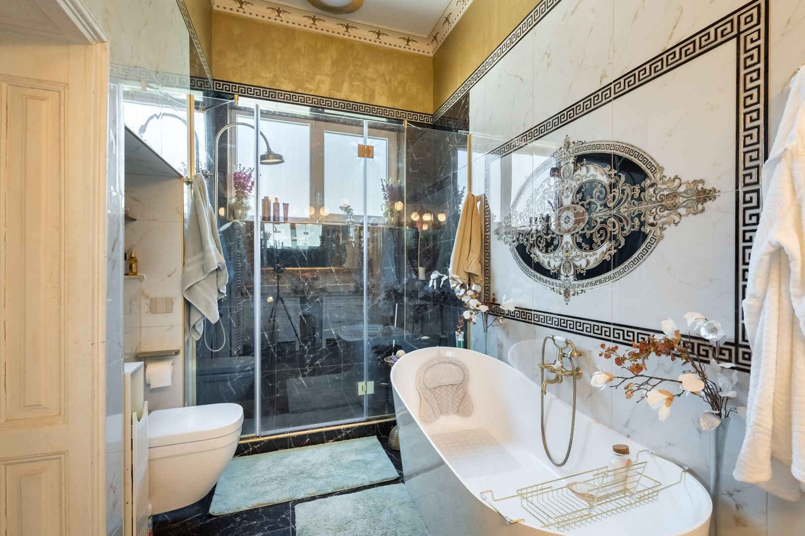 VILA REPREZENTATIVA ICOANEI - Poză 11