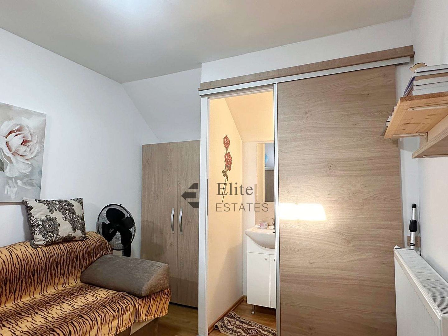 Casă cochetă intr-o zonă centrală foarte apreciata din Oradea - Poză 8