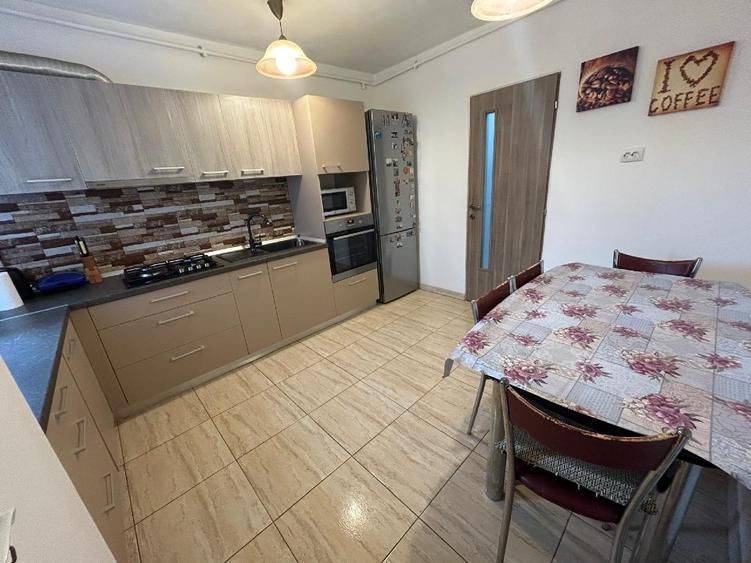apartament decomandat 5 camere,96 mp utili-Padurea Verde, 2 bai, balcon 12mp - Poză 5