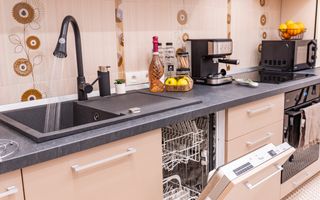 Apartament renovat in cladire istorica - Poză 18