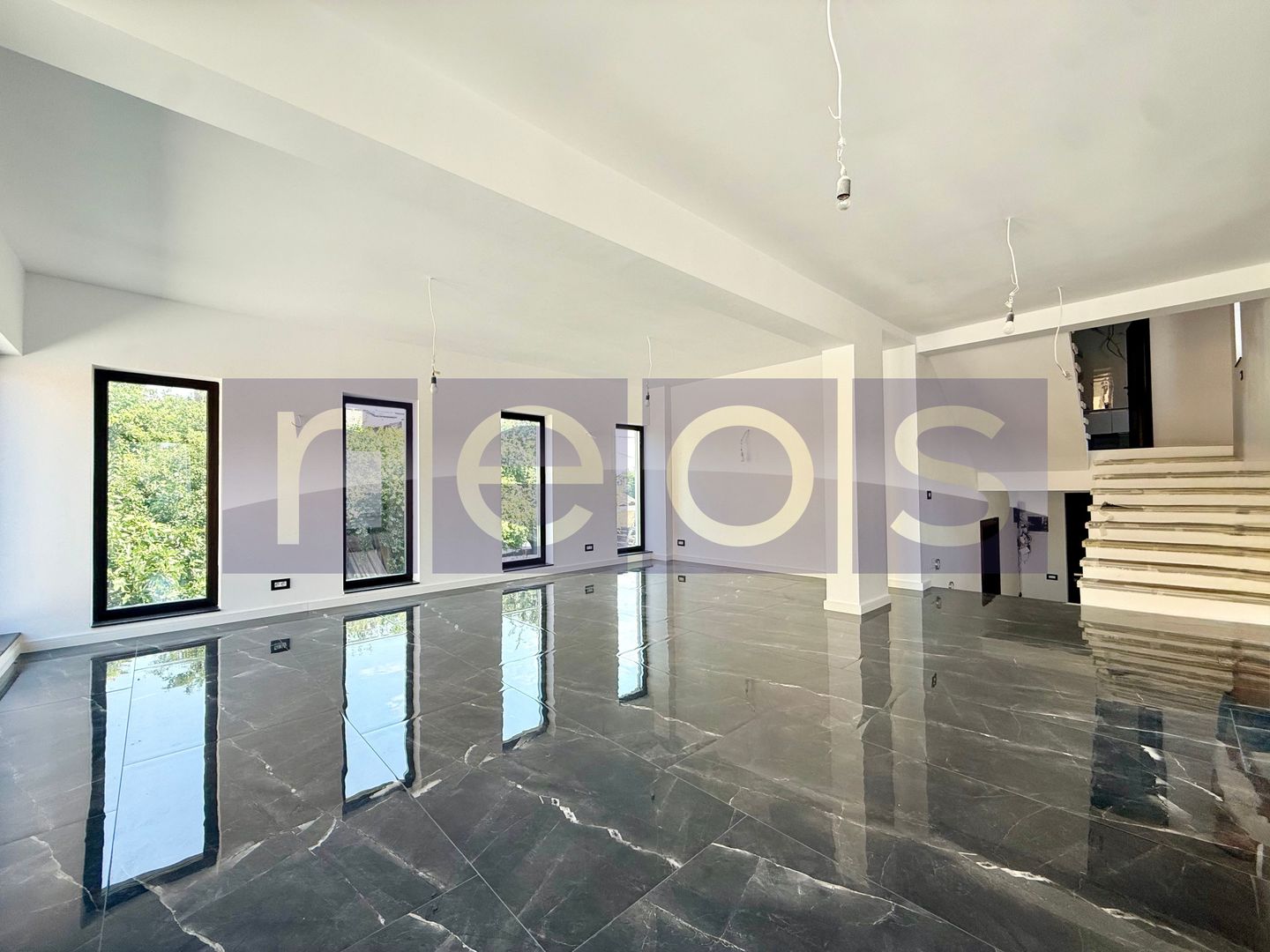 VÂNZARE VILĂ | ZONA OZANA | 5 CAMERE | ÎNCĂLZIRE ÎN PARDOSEALĂ - Poză 2