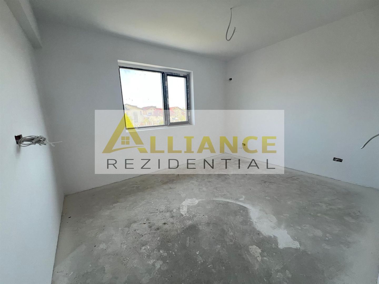 Vila Individuala - 5 camere-3 bai-Strada Miorita-500 M  de STV - Poză 15