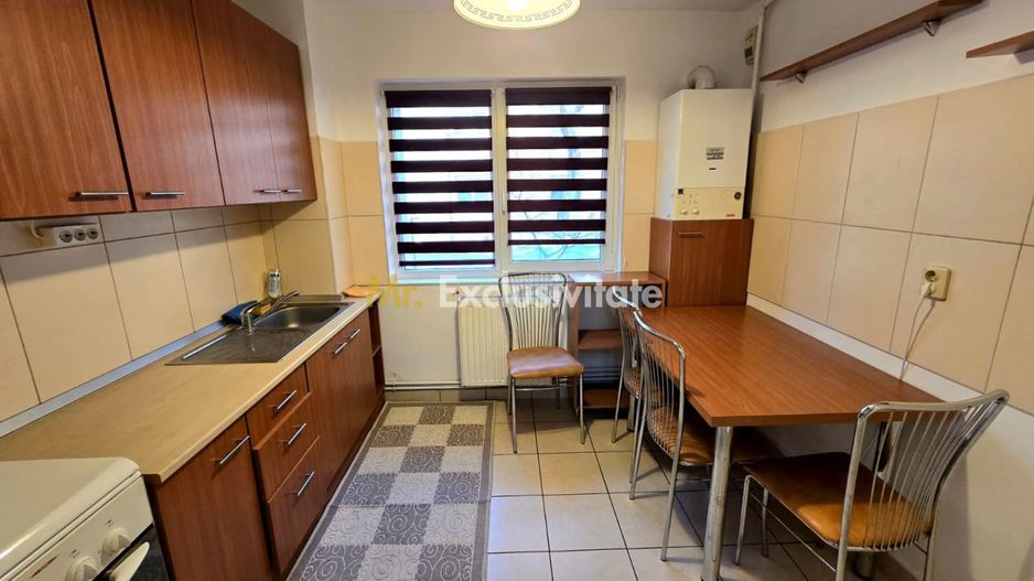 De închiriat apartament 3 camere Micro 16 Parter - Poză 10