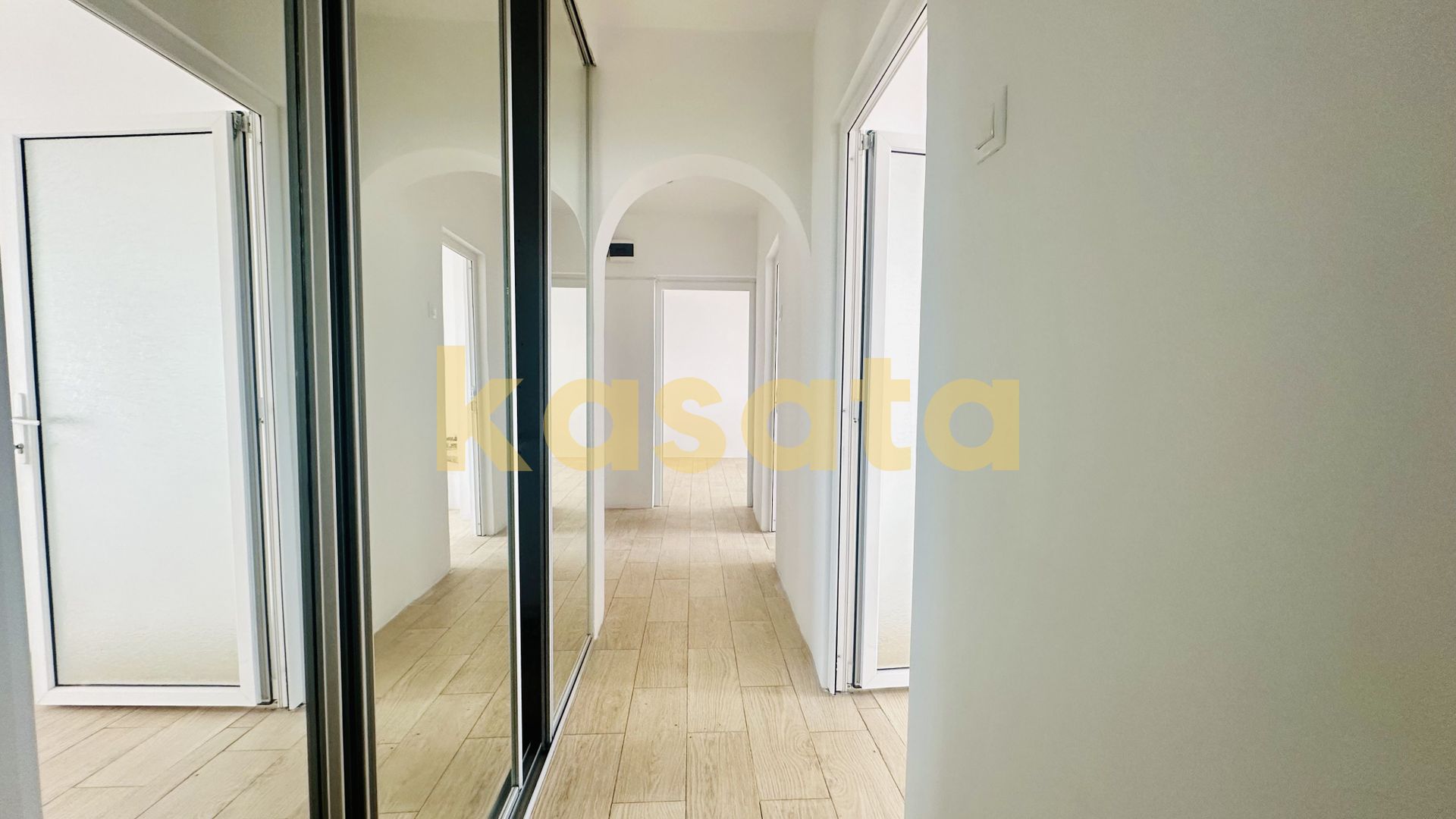 OPORTUNITATE | APARTAMENT 3 CAMERE | COLENTINA | CENTRALA | VEDERE LAC - Poză 8