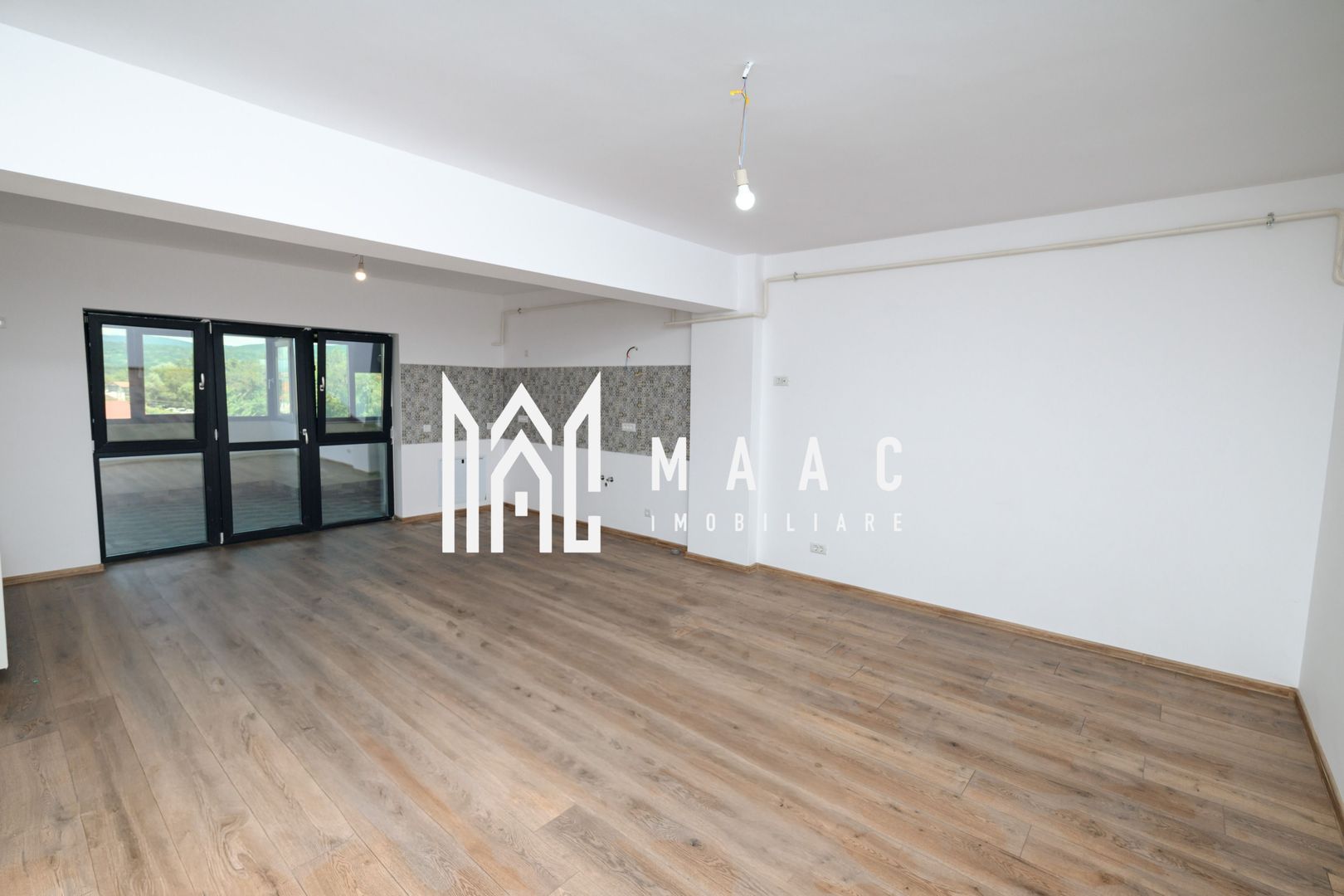 Apartament 3 camere | Bloc Nou | Zoo Valcea | Etaj 3 | 93MP - Poză 1