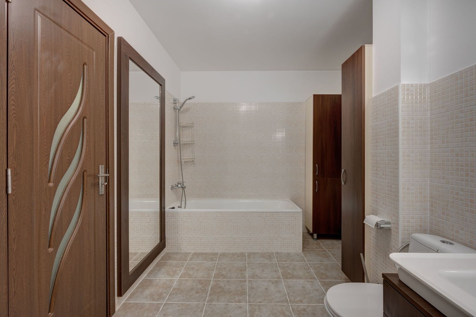 2 Apartamente  in Vila 5 Cam Metrou Basarab Gara de Nord - Poză 25