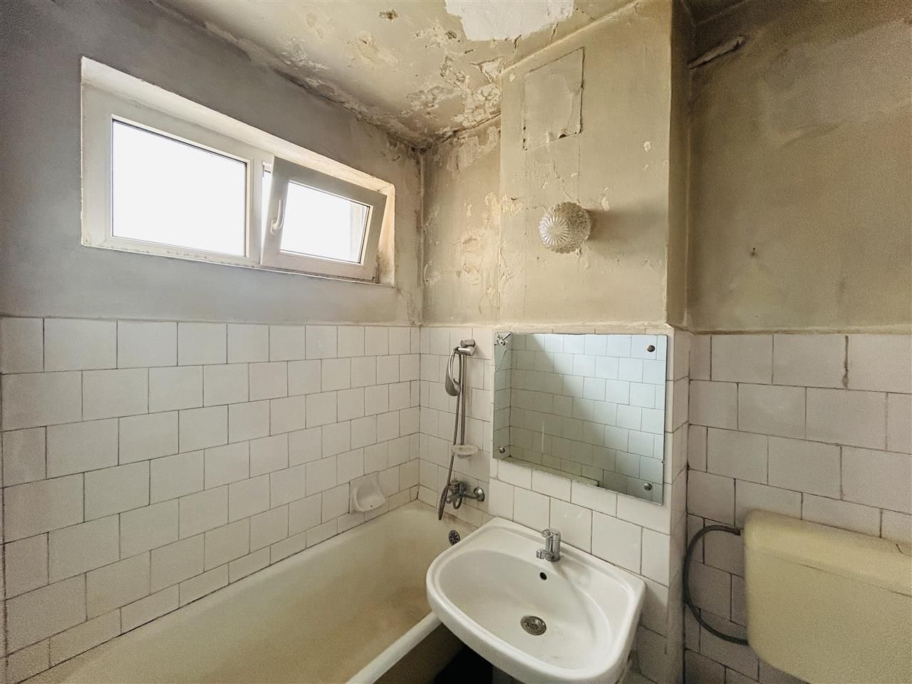 Apartament de vanzare 2 camere cu balcon mare și pivniță, zona Rahovei - Poză 13