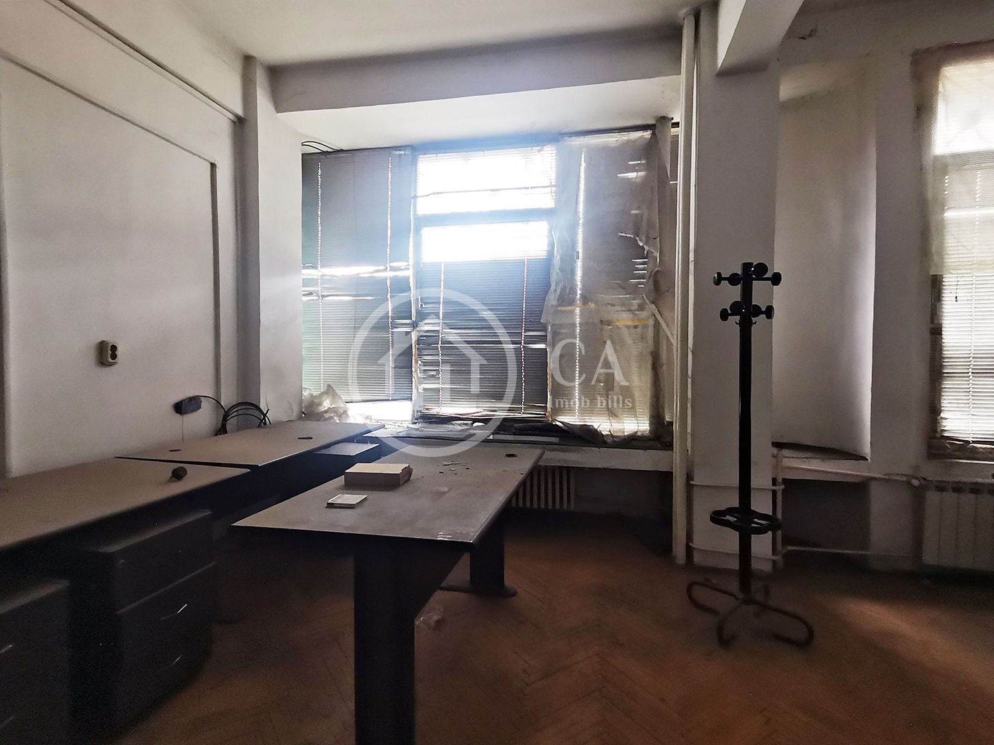 Spatiu comercial cu 15 camere de inchiriat in zona Decebal Oradea - Poză 13