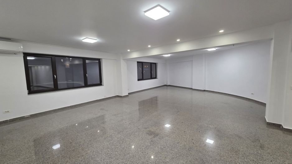 Spatiu comercial, Damaroaia/ Petrom City, terasa 37mp+boxa+2locuri par - Poză 6
