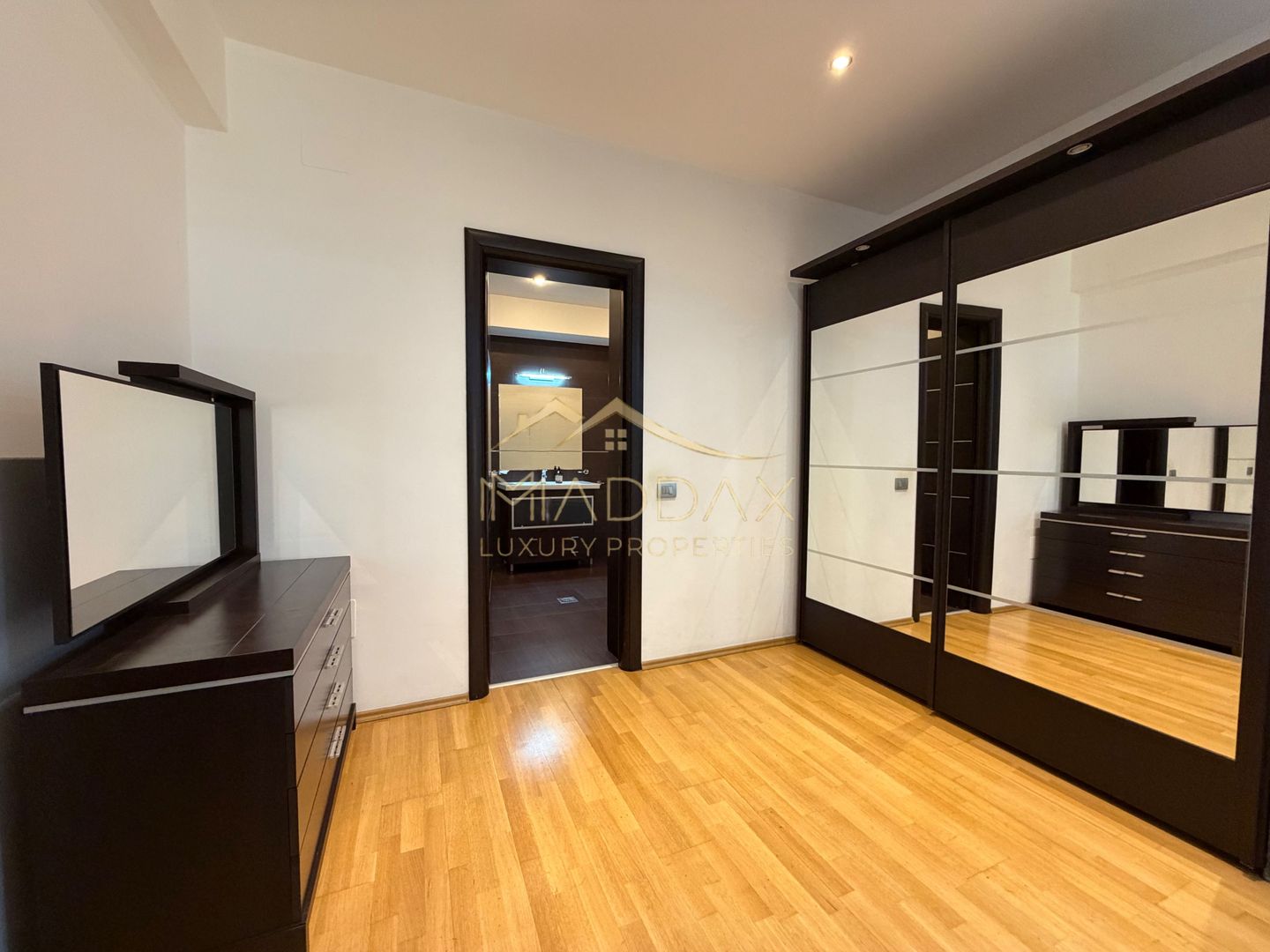 Apartament de închiriat / 3 camere lux *144m*  / Herastrau - Poză 13
