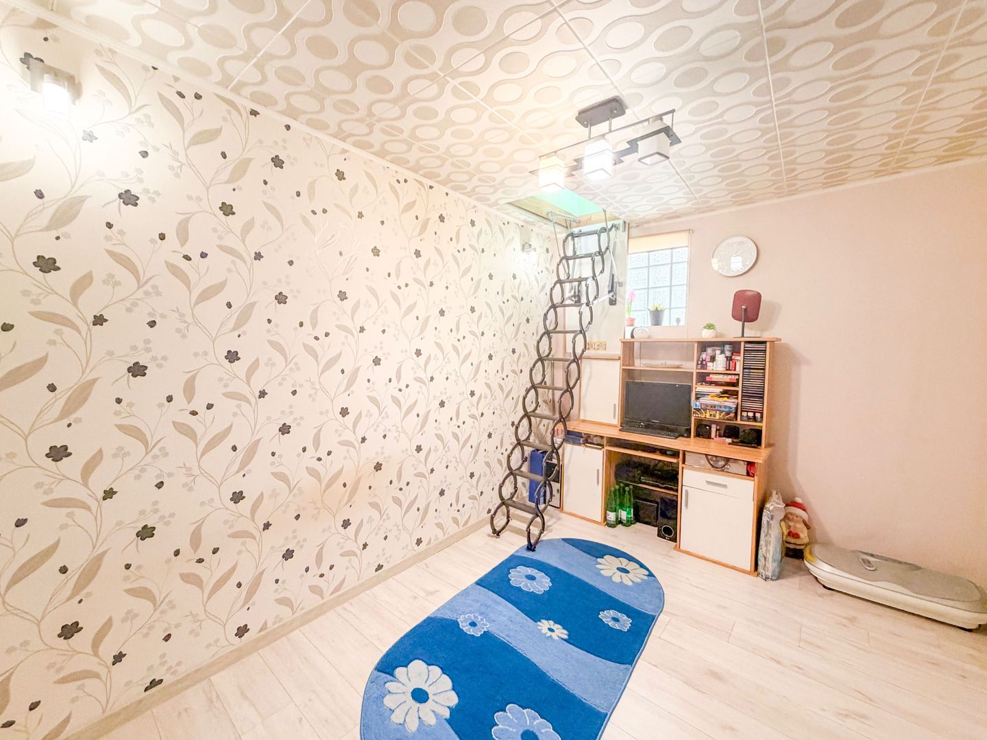 Casă de vânzare 2 camere  Mansarda + Pivnița - Belvedere - Poză 4