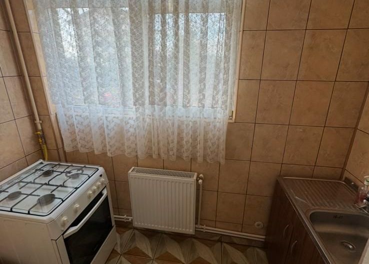 De Vânzare - Apartament 3 Camere, Strada Decebal - Poză 4