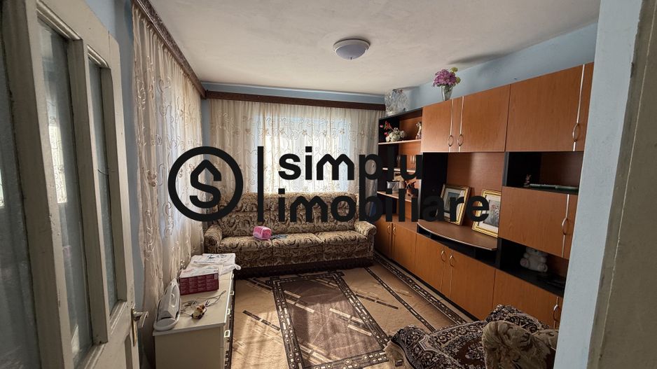 Casa + Teren 1676 Strada Principala Malul Mare - Poză 1