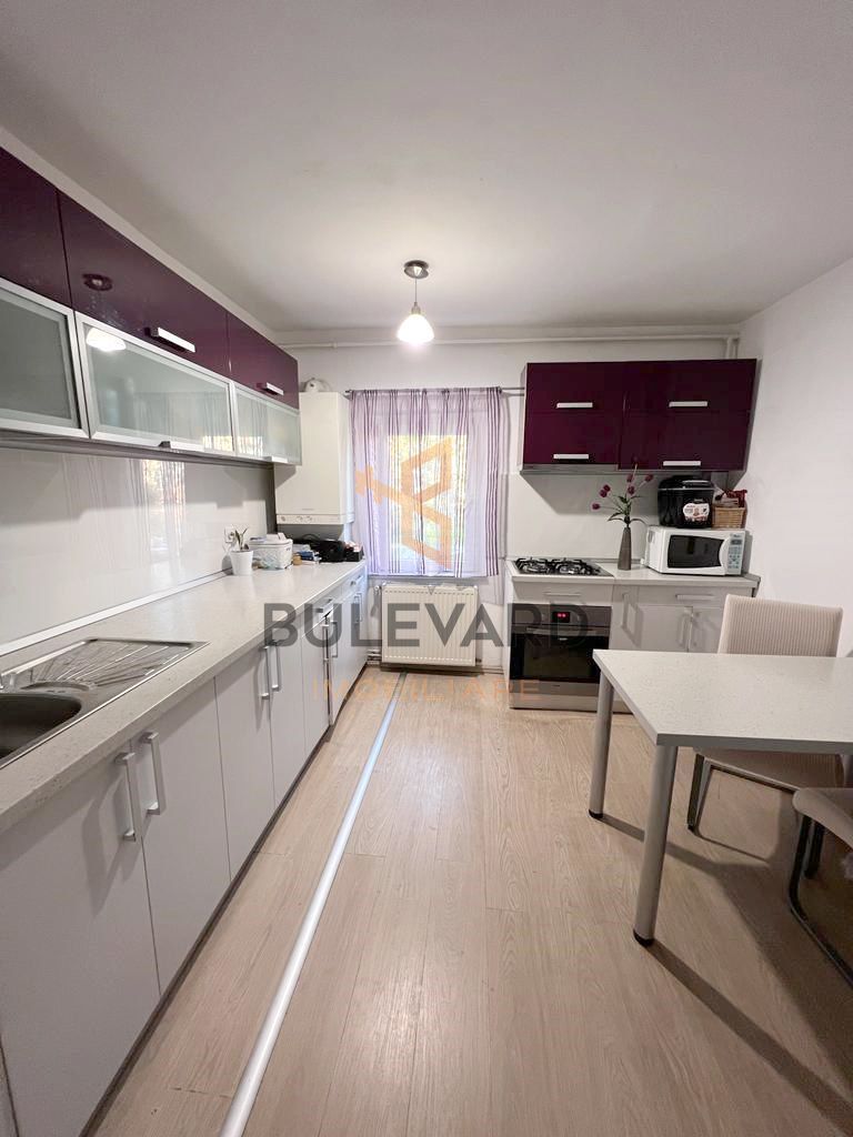 Apartament cu 3 camere decomandate, zona strazii Alexandru Vlahuta! - Poză 1
