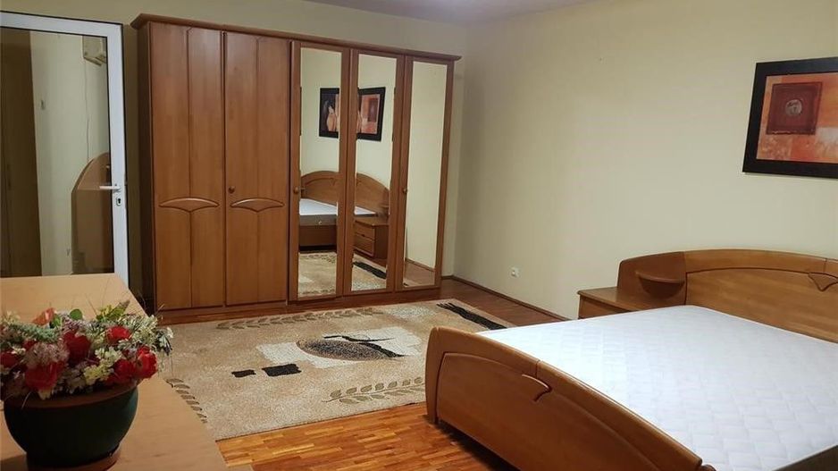 Vila spatioasa Bucurestii Noi | 2 Cocoși - Poză 7