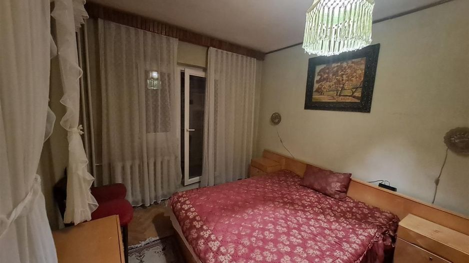 Etaj 1  Bucovina 3 camere decomandat - Poză 13