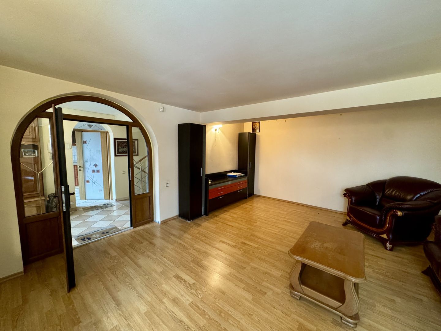 Casă individuală de vânzare în Săcele | Teren 781 mp | 3 Dormitoare - Poză 11