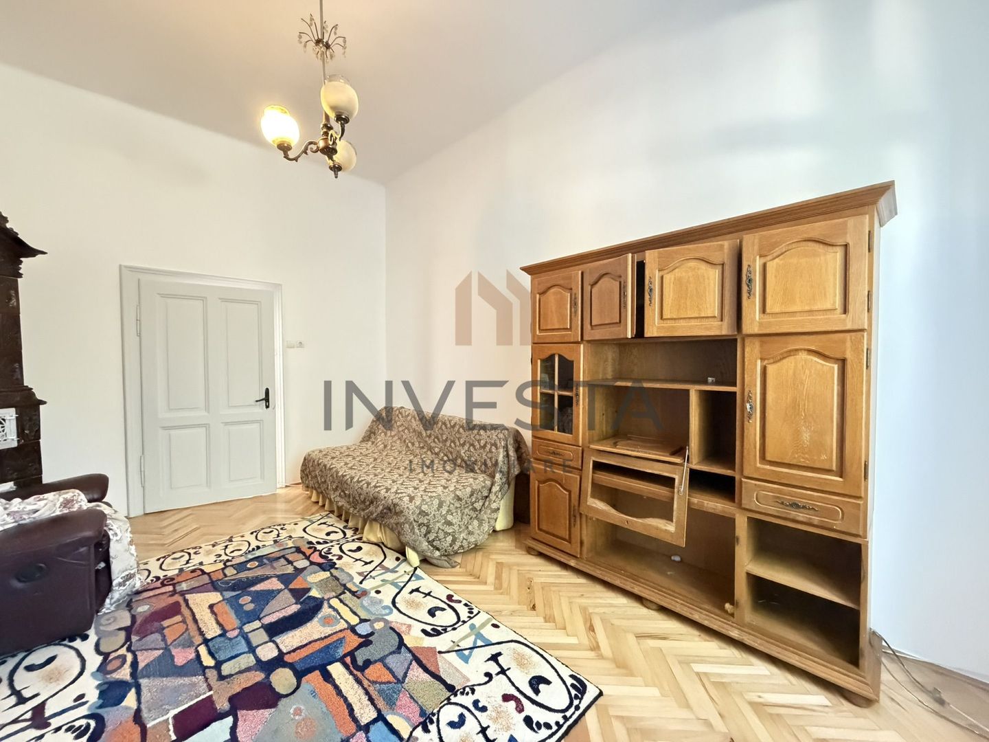 Casa cu 4 camere de inchiriat cu 2 locuri de parcare, zona 7 Strazi - Poză 13