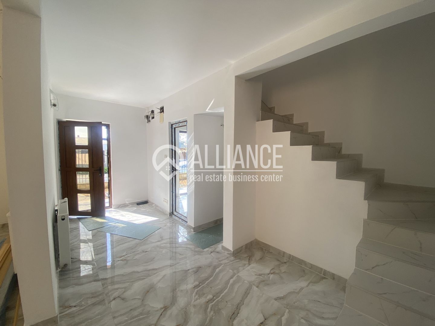 VALU LUI TRAIAN(COD 07) -Casa P+M 5 camere cu teren de 300 mp - Poză 10
