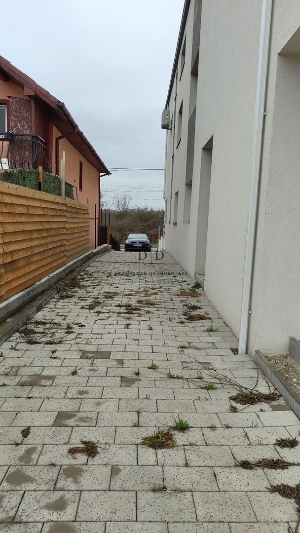 Vânzare Duplex semifinisat | Teren 696 MP | Cartier Dambul Rotund - Poză 3