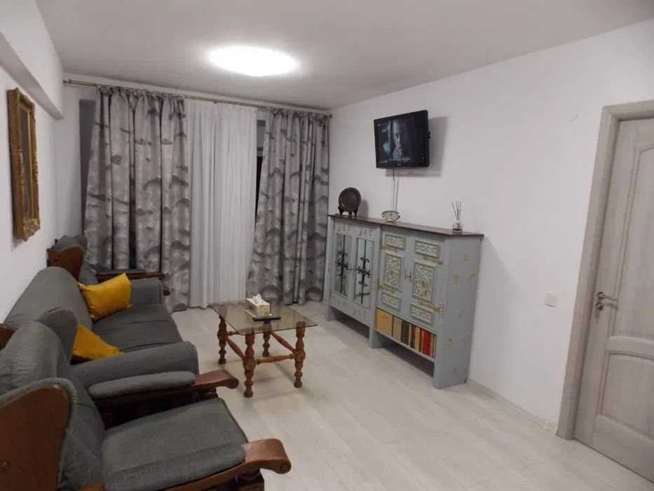 Inchiriere 3 Camere Decebal - Poză 1