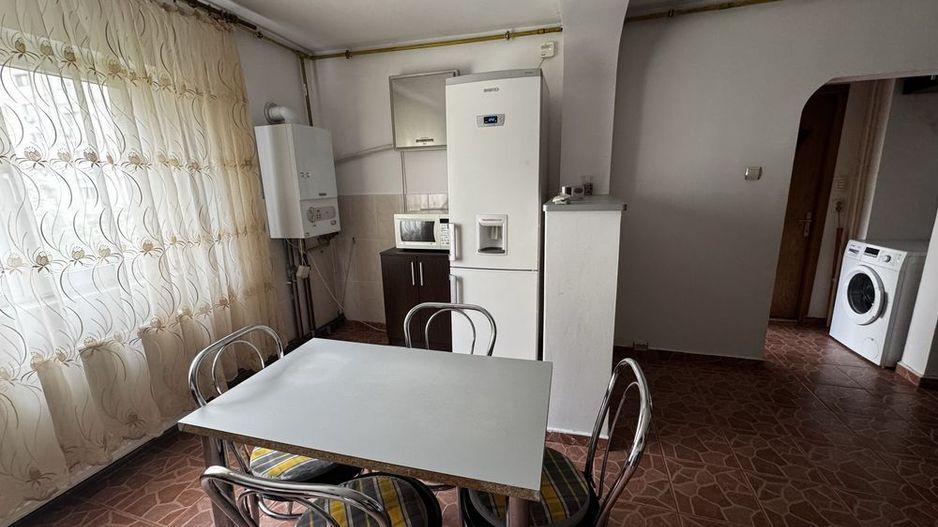 APARTAMENT MOBILAT  CENTRALA PROPRIE ZONA 13 SEPTEMBRIE - Poză 1
