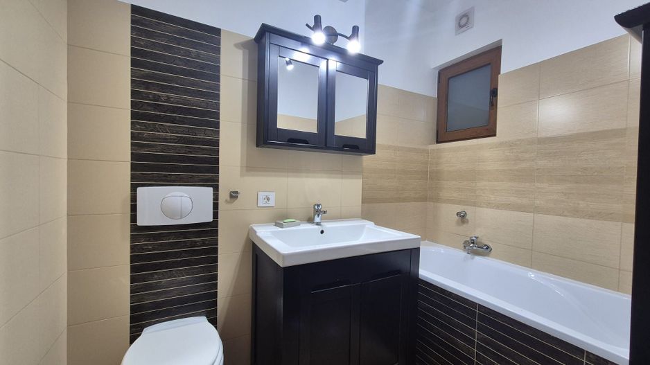 Bloc nou, sectiune mare, apartament 3 camere cu semineu, terasă mare si garaj - Poză 12