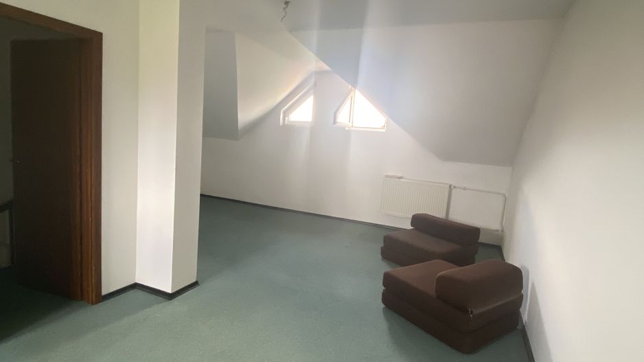 Casa de vânzare/închiriere zona Lunei - Poză 26