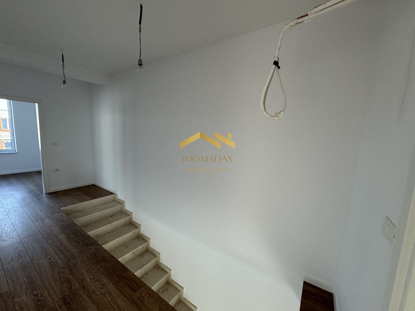 Bucovăț-Duplex P+E-4 Camere - Poză 19