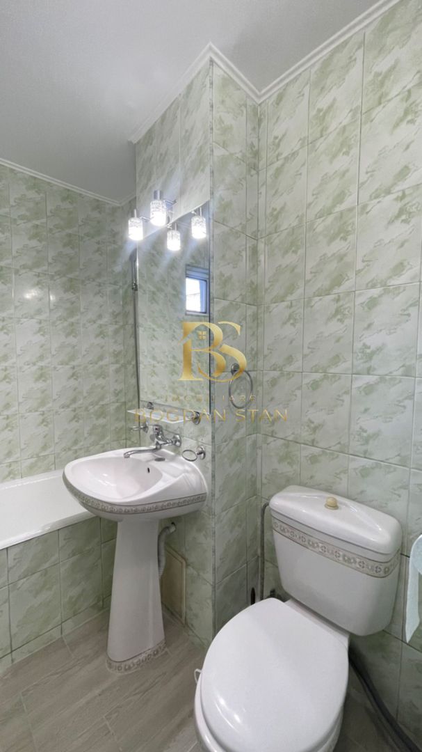 Apartament 3 camere de închiriat | Etajul 2 | Zona Micro 17 - Poză 17