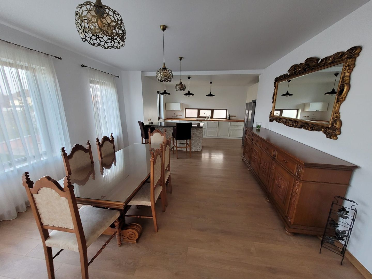 Casa Individuala in Selimbar cu garaj dublu si curte spatioasa - Poză 5