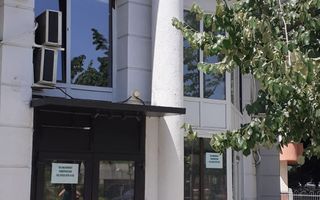 Spatiu comercial de ichiriat - DECEBAL -VITRINA 8 mp - Poză 8