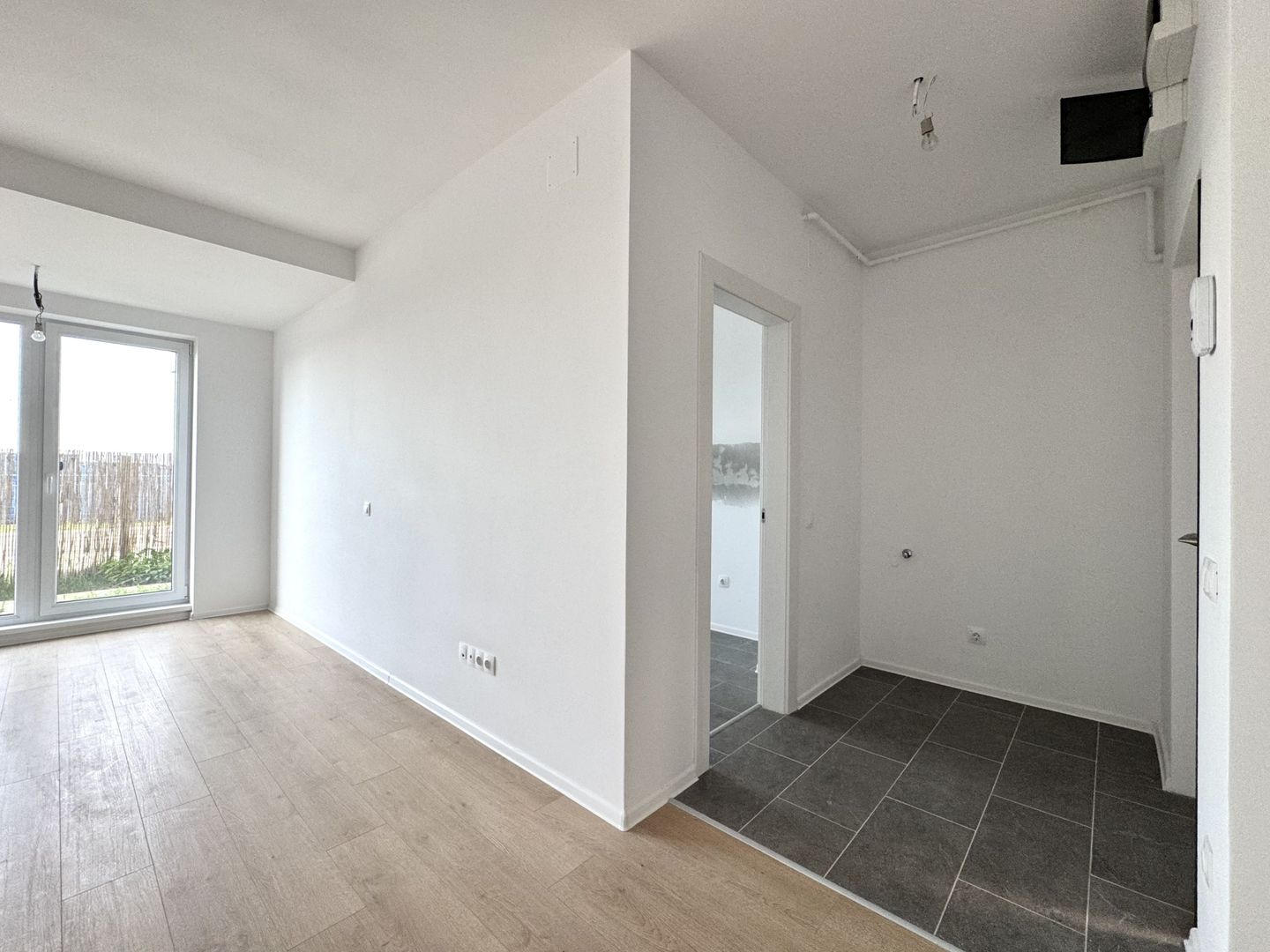 Apartament 4 camere Decomandat + Grădină Proprie - Atria Urban Resort - Poză 8