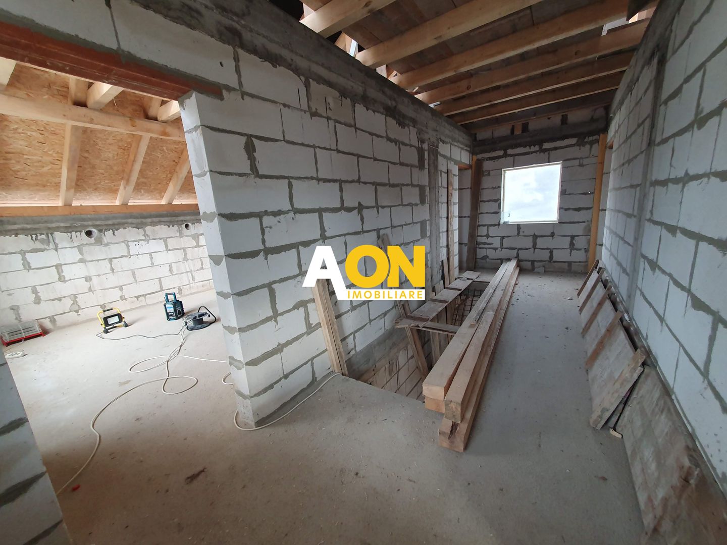 Casa semifinisata, 5 camere, 500 mp teren, Ciugud - Poză 7