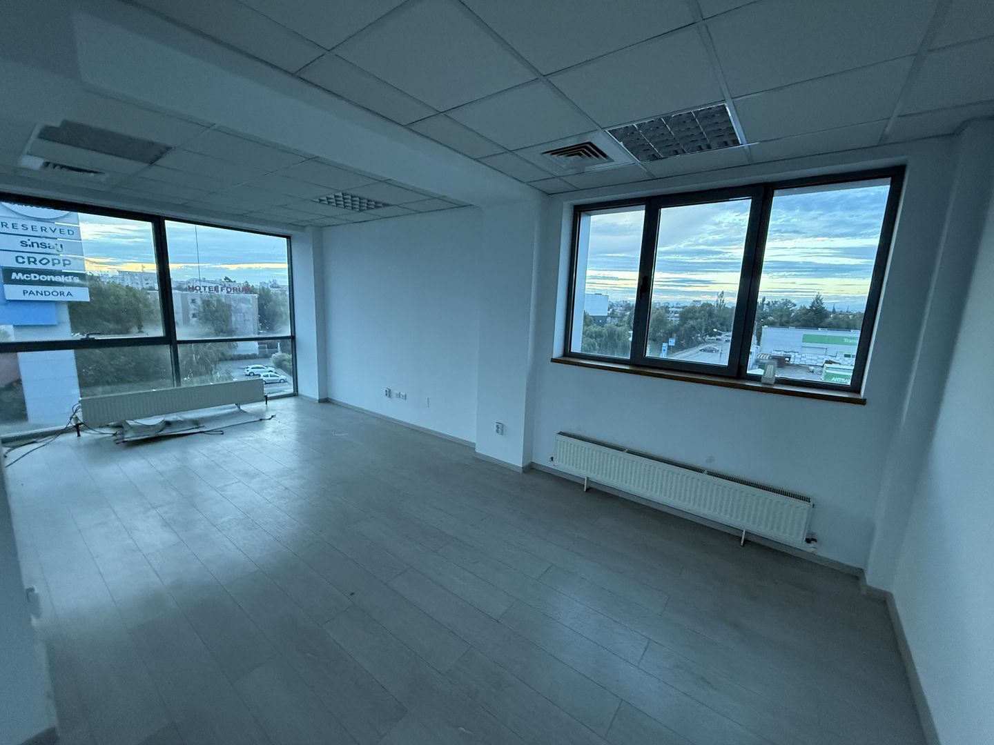 Spațiu Comercial de 300mp lângă Afi mall Ploiești - Poză 4
