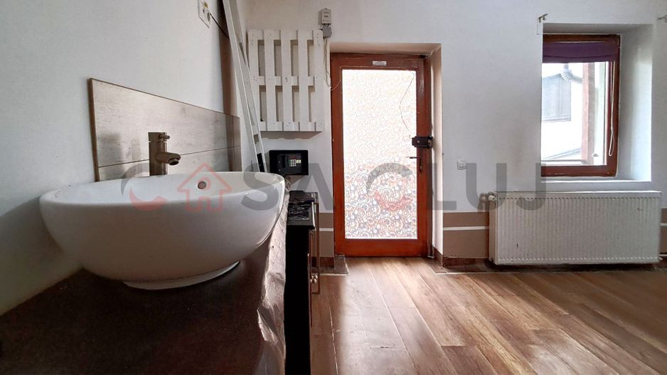 Ultracentral!! Clădire / 3 nivele – 14 camere, 300 mp utili, B-dul Eroilor!! - Poză 7