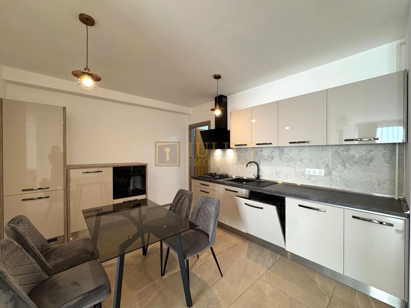 Central, centrala proprie, Monarch - Poză 12