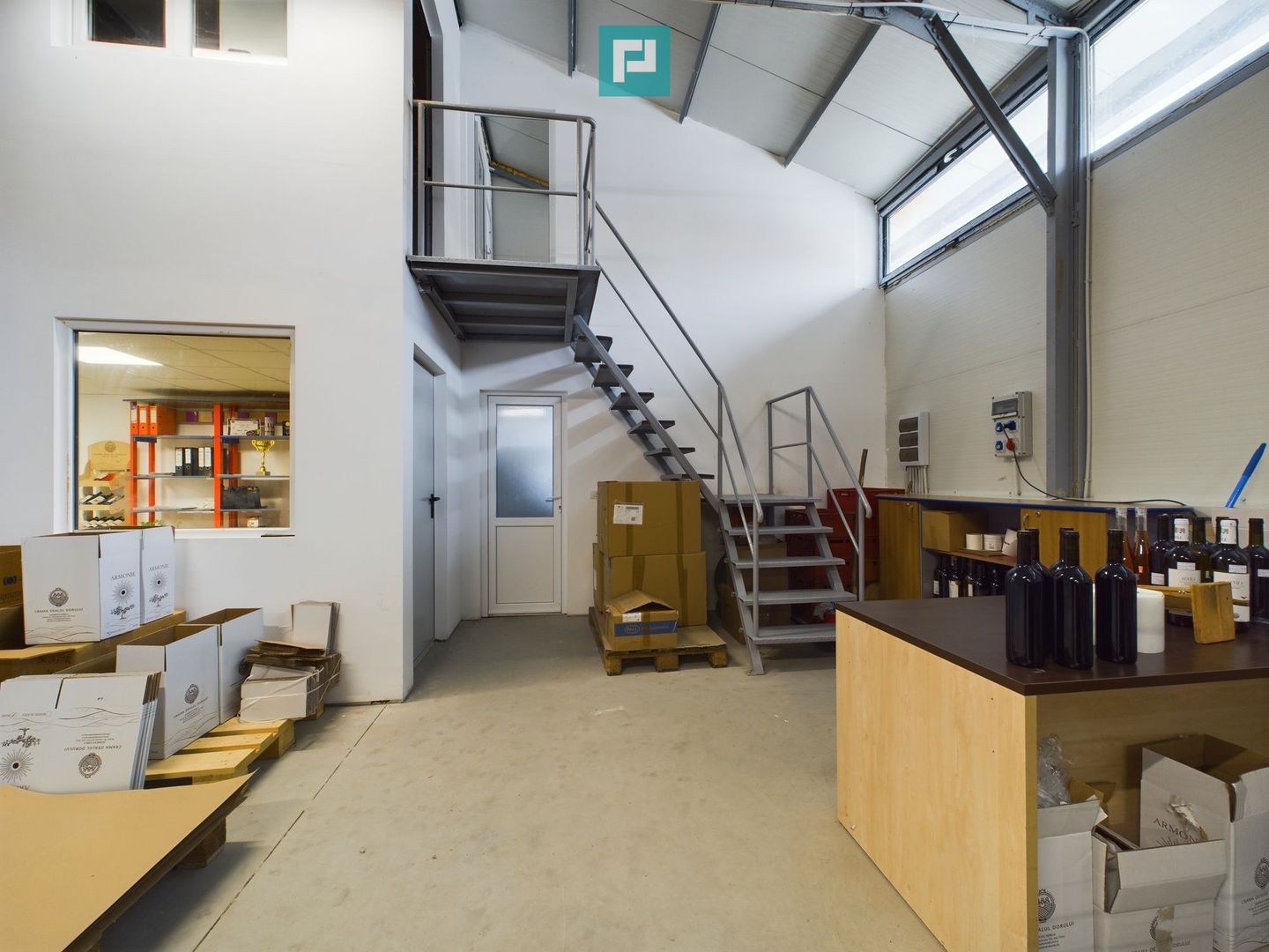 Hală de producție cu spații de birouri - Poză 4