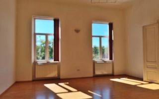 Apartament de vanzare situat ultracentral, langa Lic. E. Gojdu, Oradea - Poză 3