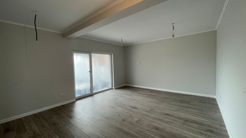 Duplex-4 camere-pozitie excelenta-la asfalt-Remetea Mare - Poză 3