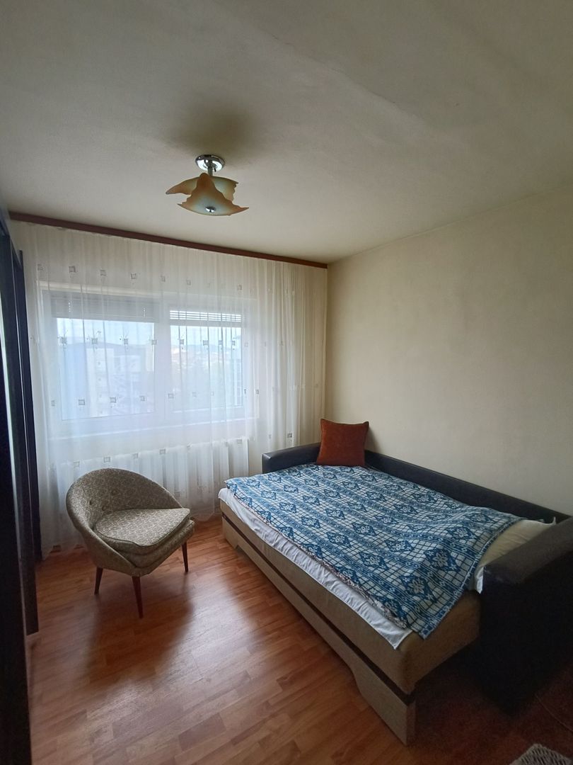 Apartament 3 camere, 70 mp utili, balcon, zona Cetate, Alba Iulia - Poză 2