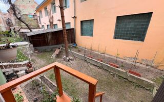 Apartament decomandat 70 mp utili 2 bai pivnita si curte 58 mp Central - Poză 18