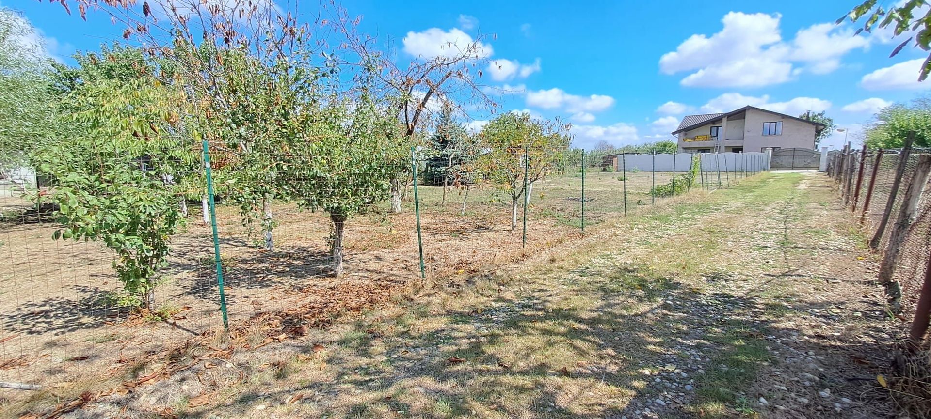 Teren de vanzare, 800 mp, utilitati, parcelabil, pretabil investitie - Poză 3