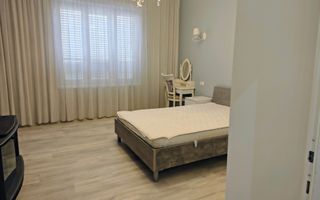 Apartament 3 camere la casa ,ultracentral, 550 E neg. Comision 50% - Poză 4