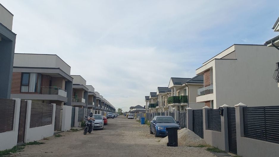 Teren com.Berceni,8600 mp,parcelat ,PUZ aprobat, pentru dezvoltatori - Poză 1