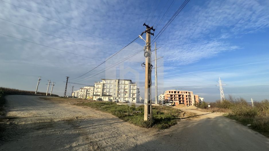 Teren intravilan 8000 mp. Ideal investitie/ Ogorului-Turnisor - Poză 1