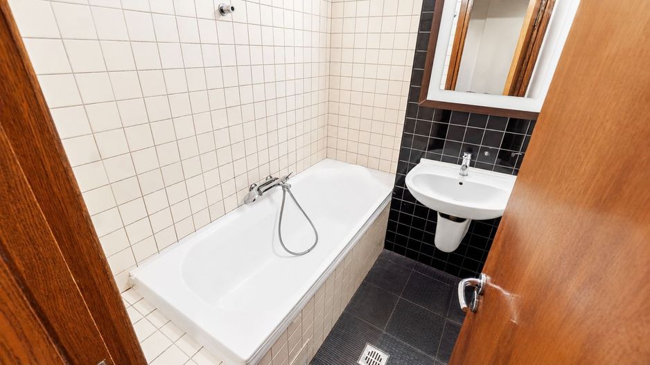 Apartament 2 camere decomandat, 70 mp utili, Drumul Sării nr. 11 – eta - Poză 8