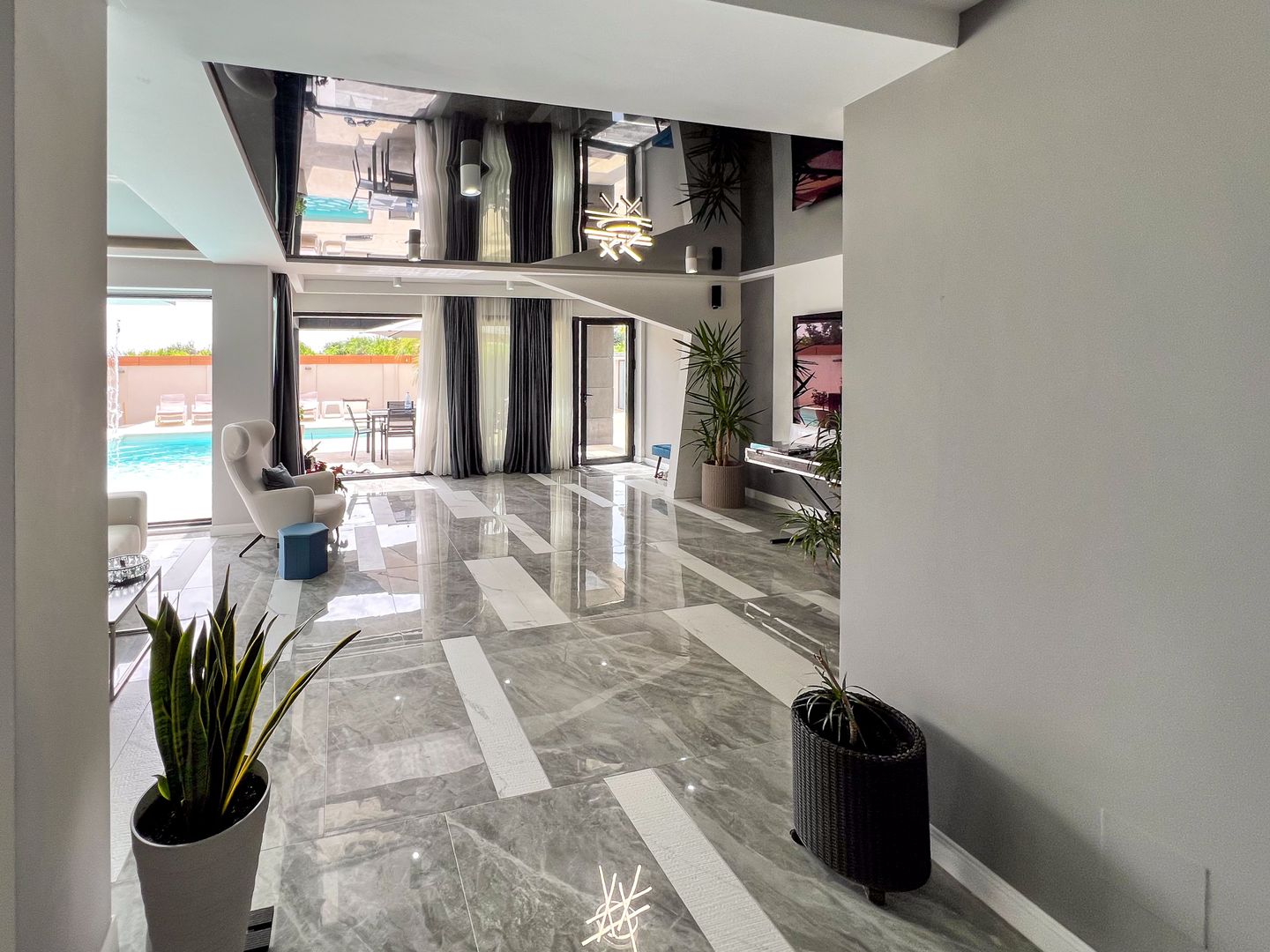 Ready to move  |  Vila premium cu piscina și jacuzzi încălzite - Poză 31