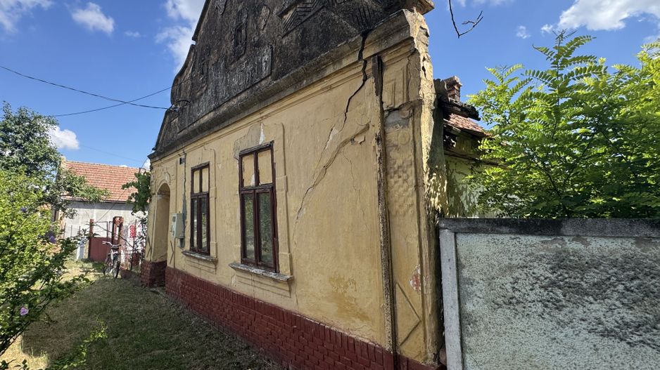 Casa Demolabila Cu Teren 1481 mp In Becicherecu Mic,Vatra Veche,Asfalt,Fs 15m - Poză 2